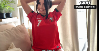 En serio hermanastra Todo esto por mi camiseta de Portugal