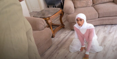 Sneaky hijabi sneaks her boyfriend in and loses her v-card – Harley Haze